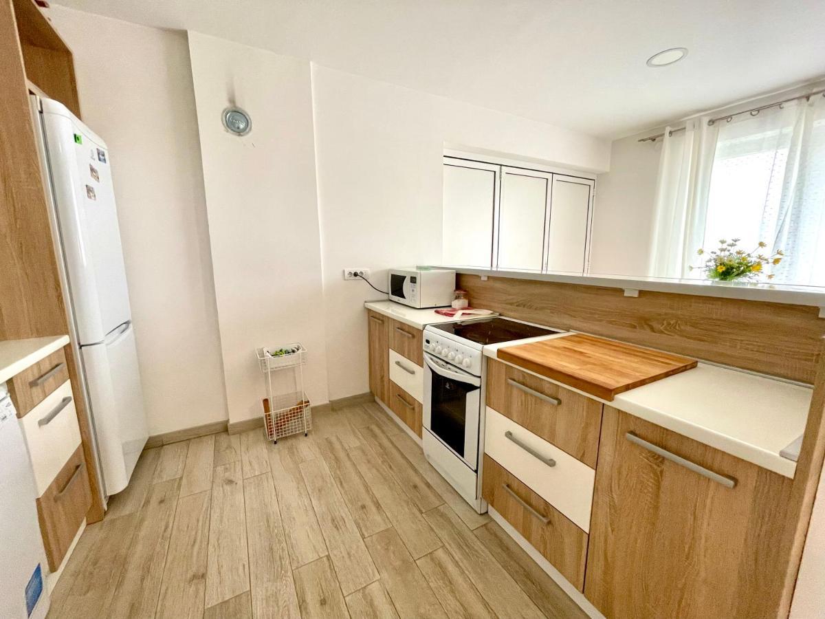 Cozy Apartments In Belgrade, Cukarica, Zeleznik, Free Parking And Wifi Extérieur photo