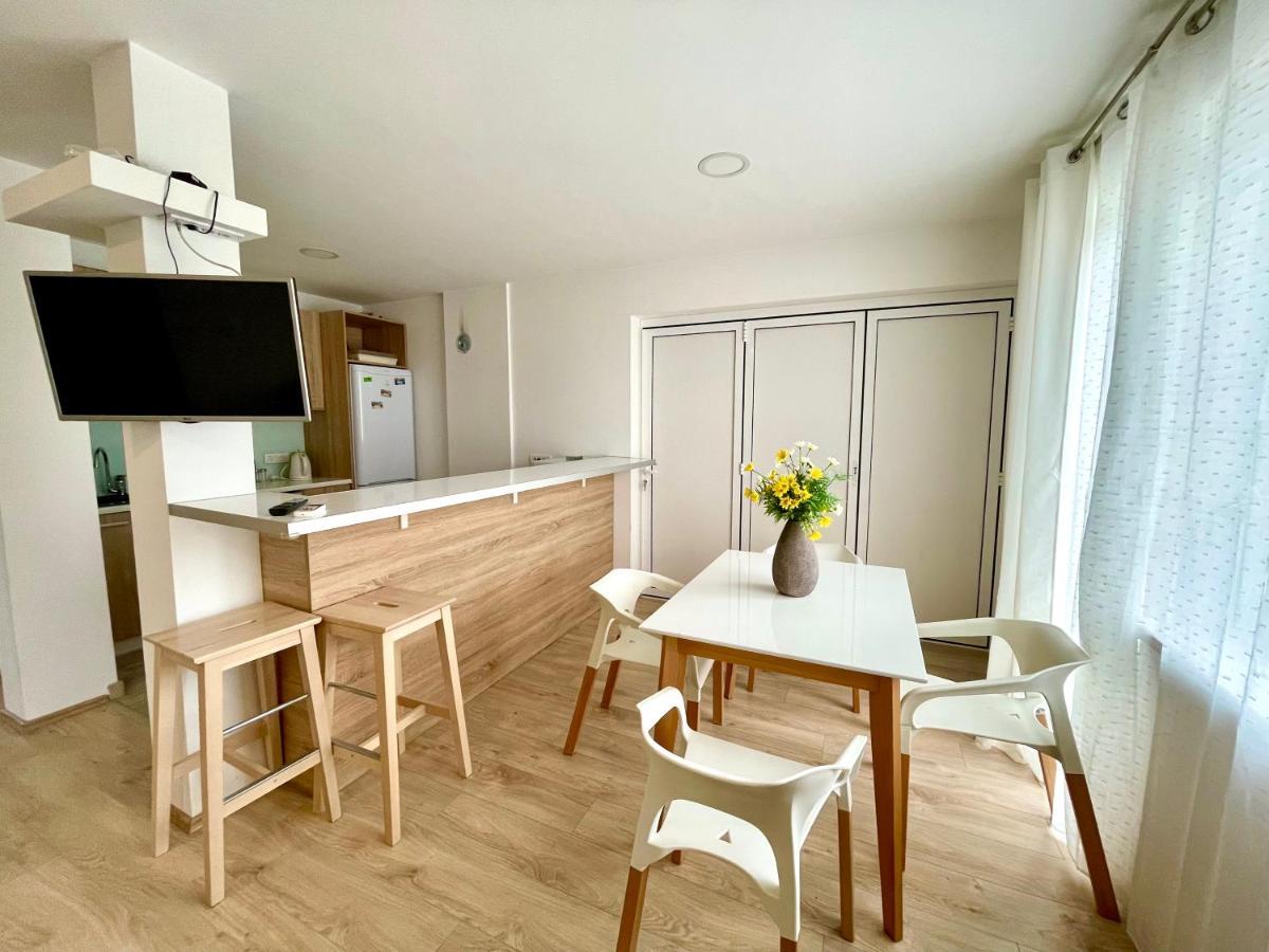 Cozy Apartments In Belgrade, Cukarica, Zeleznik, Free Parking And Wifi Extérieur photo