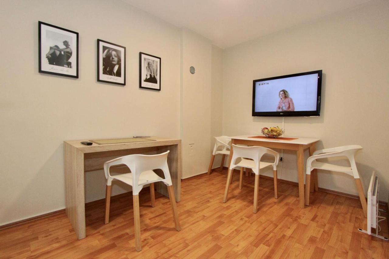 Cozy Apartments In Belgrade, Cukarica, Zeleznik, Free Parking And Wifi Extérieur photo